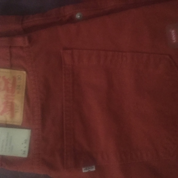 Levis - Picture 2 of 7